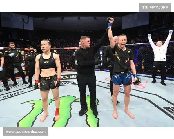 舍甫琴科一致判定战胜张伟丽，成功卫冕UFC蝇量级冠军